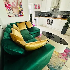  Holiday home Townhouse: Modern With Private Patio